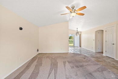 1322 Willow Creek Dr, Nampa, ID 83686 - photo 4