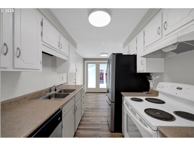 2187 Cosmoledo St, Eugene, OR 97402 - photo 6