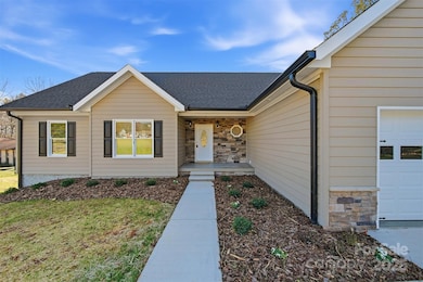 2707 Sandy Ford Rd, Newton, NC 28658 - photo 3