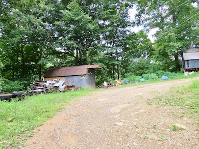 5872 N Us Hwy 119, Baxter, KY 40806 - photo 4