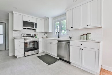 7 Sherman St, Nashua, NH 03064 - photo 2