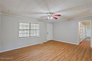 810 E Leake St 6