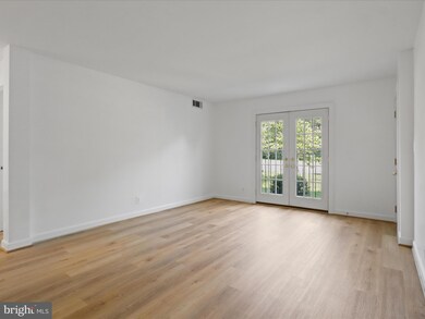 2637 S Walter Reed Dr unit C, Arlington, VA 22206 - photo 6