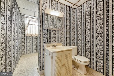 8904 Mark Place, Laurel, MD 20708 - photo 5