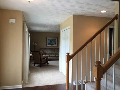 Entry/Foyer.