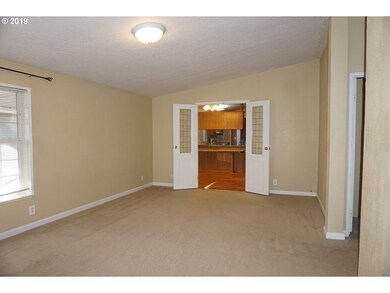 827 SW Livingston Place, Troutdale, OR 97060 - photo 7