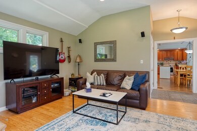 42 Fernbrook Rd, Northborough, MA 01532 - photo 6