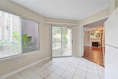 12200 Overbrook Ln unit 31A, Houston, TX 77077 - photo 5