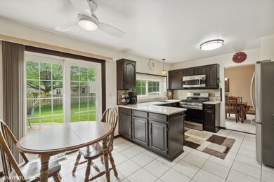 2121 Tahoe Pkwy, Algonquin, IL 60102 - photo 5