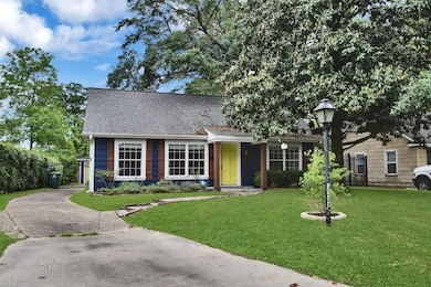 1566 Sue Barnett Dr, Houston, TX 77018 - photo 2