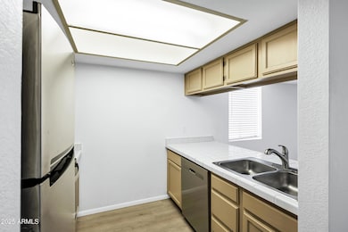 2041 W Bloomfield Rd unit 1-6