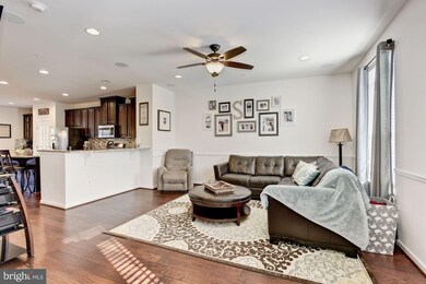 938 Magnolia Blossom Ct, Sykesville, MD 21784 - photo 4