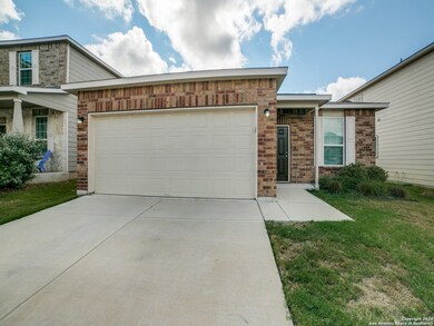 10118 Round Ridge, San Antonio, TX 78254 - photo 2