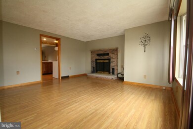 12828 Point Salem Rd, Hagerstown, MD 21740 - photo 3