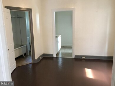 228 N Locust St, Hagerstown, MD 21740 - photo 2