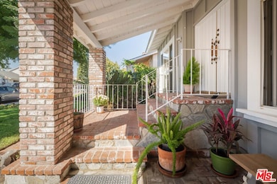 Front Patio/Entrance