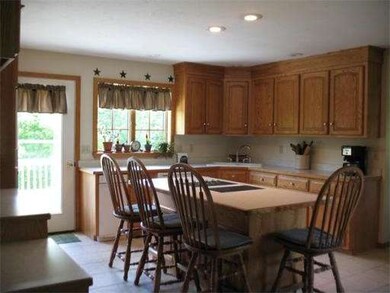 404 Dresser Hill Rd, Dudley, MA 01571 - photo 5