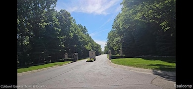 6260 Hidden Forrest Dr, Swartz Creek, MI 48473 - photo 2