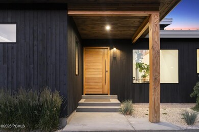 5_Front-Entrance_1800x1200_4253950