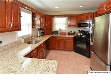 39 Lafayette Dr, Hazlet, NJ 07730 - photo 5