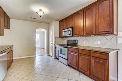 646 Crockett Dr, Lavon, TX 75166 - photo 4