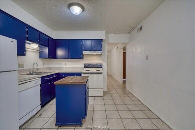 1613 Mossglenn Cir, College Station, TX 77840 - photo 5