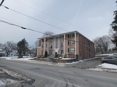 92 E Broadway unit 13, Derry, NH 03038 - photo 2