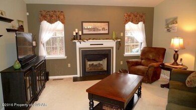 29 Flanders Dr, Drums, PA 18222 - photo 2