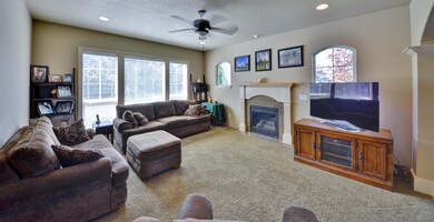 920 Buck Point St, Central Point, OR 97502 - photo 7