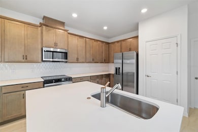 490 Winsome Aly, Groveland, FL 34736 - photo 3