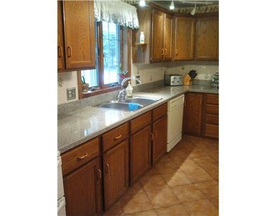 12 Baldwin Dr, Greenville, RI 02828 - photo 3
