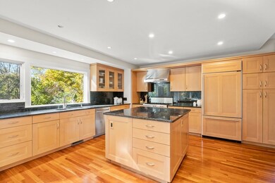 9 Livermore Rd, Wellesley Hills, MA 02481 - photo 4
