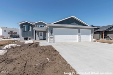 4016 Amari Loop NW, Mandan, ND 58554 - photo 4