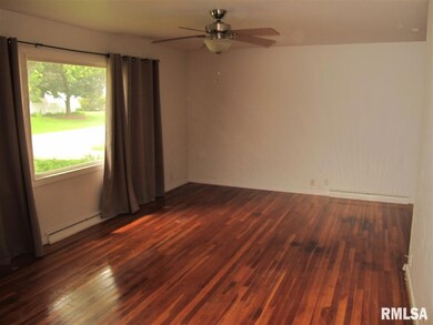 1232 Meadow Lane Dr, Bettendorf, IA 52722 - photo 3