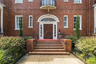 105 W Oglethorpe Ave unit 203, Savannah, GA 31401 - photo 2