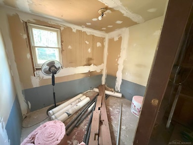 1031 Pocahontas Trail, Harrison, MI 48625 - photo 6