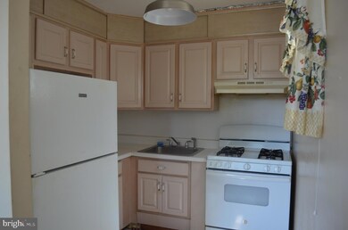 100 E Glenolden Ave unit D4, Glenolden, PA 19036 - photo 4