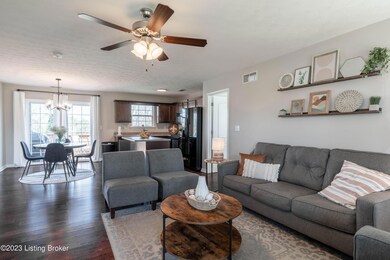 374 Gentry Crossings Blvd, Mount Washington, KY 40047 - photo 3