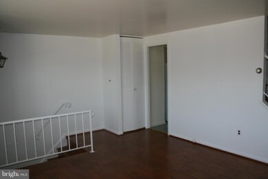 1131 Regina Dr, Halethorpe, MD 21227 - photo 4