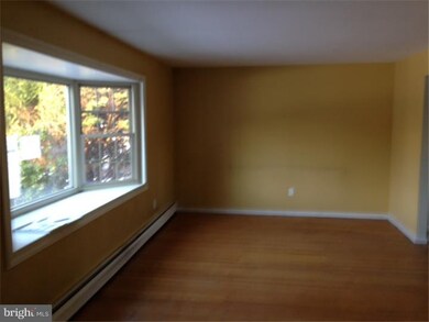 3945 Countrywood Ln, Hatboro, PA 19040 - photo 3