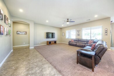 2484 E Tiffany Way
