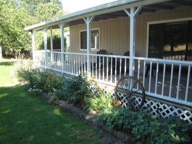 7927 Colonial Way, Central Point, OR 97502 - photo 5