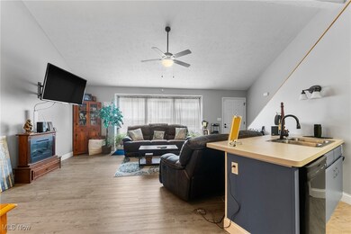 3262 Pheasant Run Rd unit B, Cortland, OH 44410 - photo 6