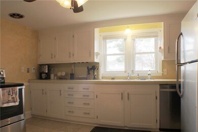 15 Amsterdam Ave, Warwick, RI 02889 - photo 7