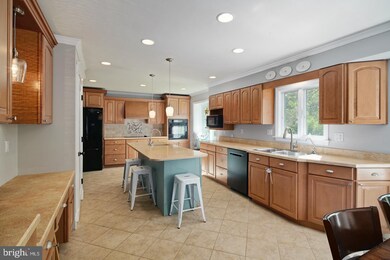 538 Perry Dr, Mount Laurel, NJ 08054 - photo 5