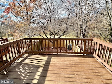 518 Lakes Ct, Westminster, MD 21158 - photo 5