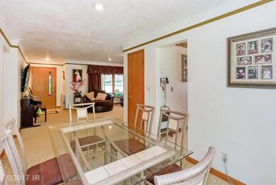 3921 Aurora Ave, Des Moines, IA 50310 - photo 7