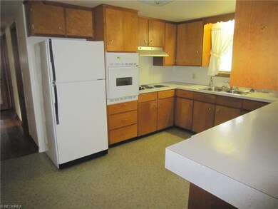 Immaculate kitchen with ample counter and cabinet 