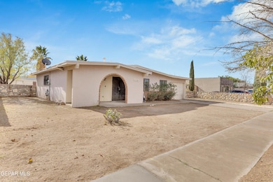 15340 Mineral Ct, Horizon City, TX 79928 - photo 2