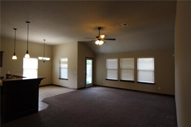 4406 Hawk Owl Dr, Norman, OK 73072 - photo 2